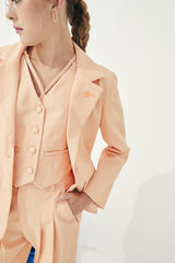 TIANA -CHIQUE BLAZER in Peach