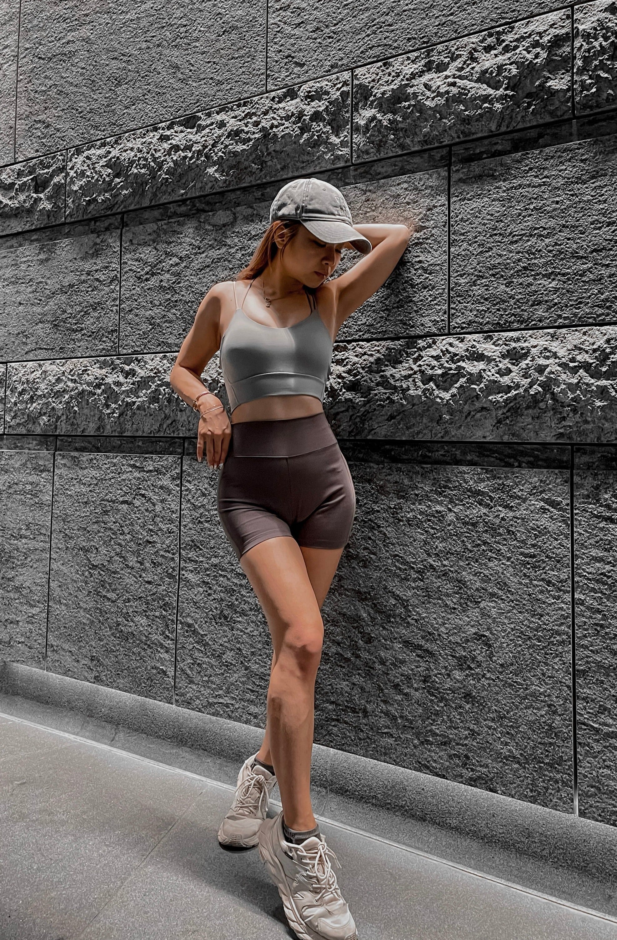 Grey biker shorts online outfit