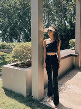 Wiskii - High-Waist Scallop Flare Leggings in Black