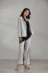 Salisa - Loose-Fit Blazer in Light Teal Grey & Black